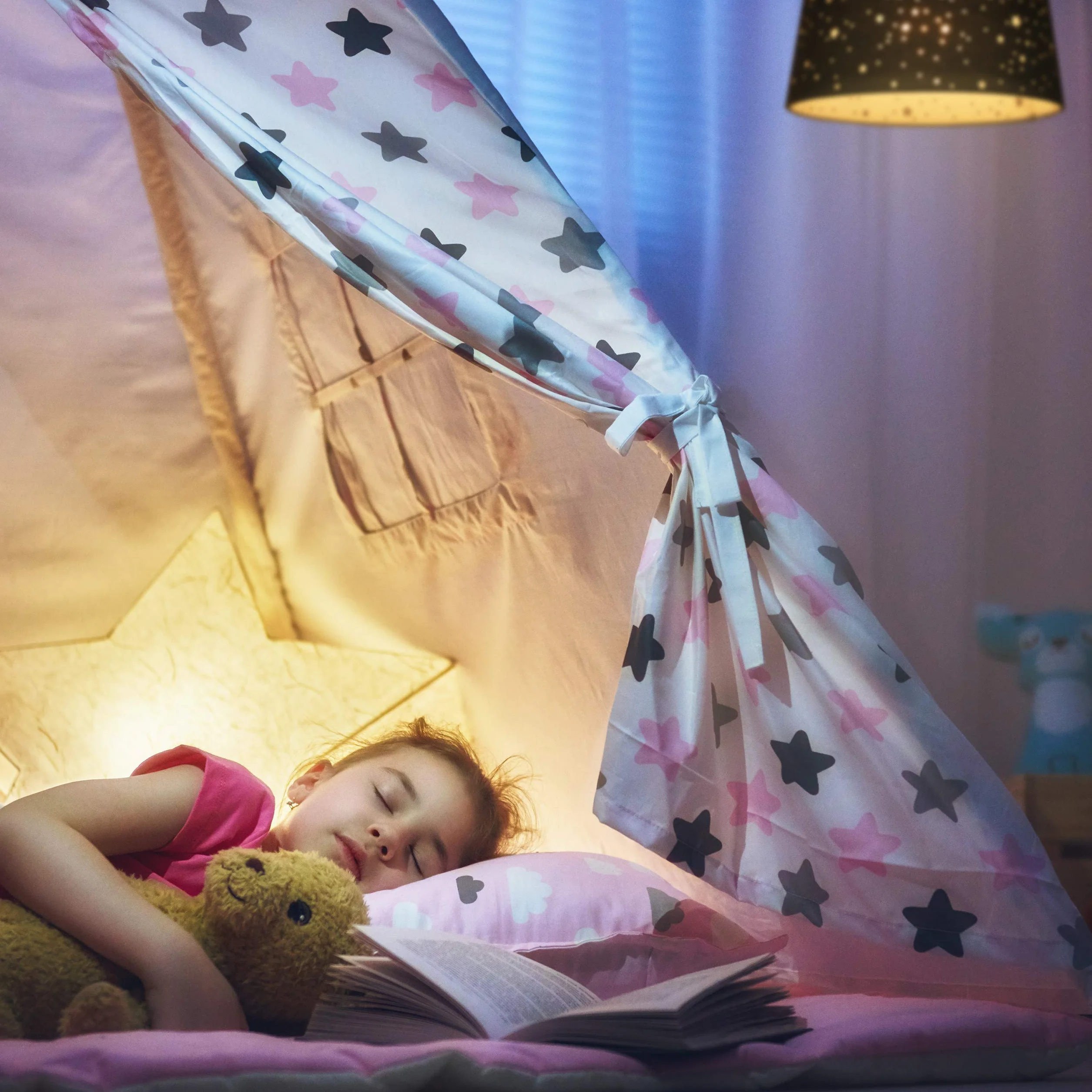 Relaxdays lampa dziecięca gwiazdki, wisząca lampa z kloszem dla dziewczynek, motyw nieba, E27, okrągły klosz, różowy