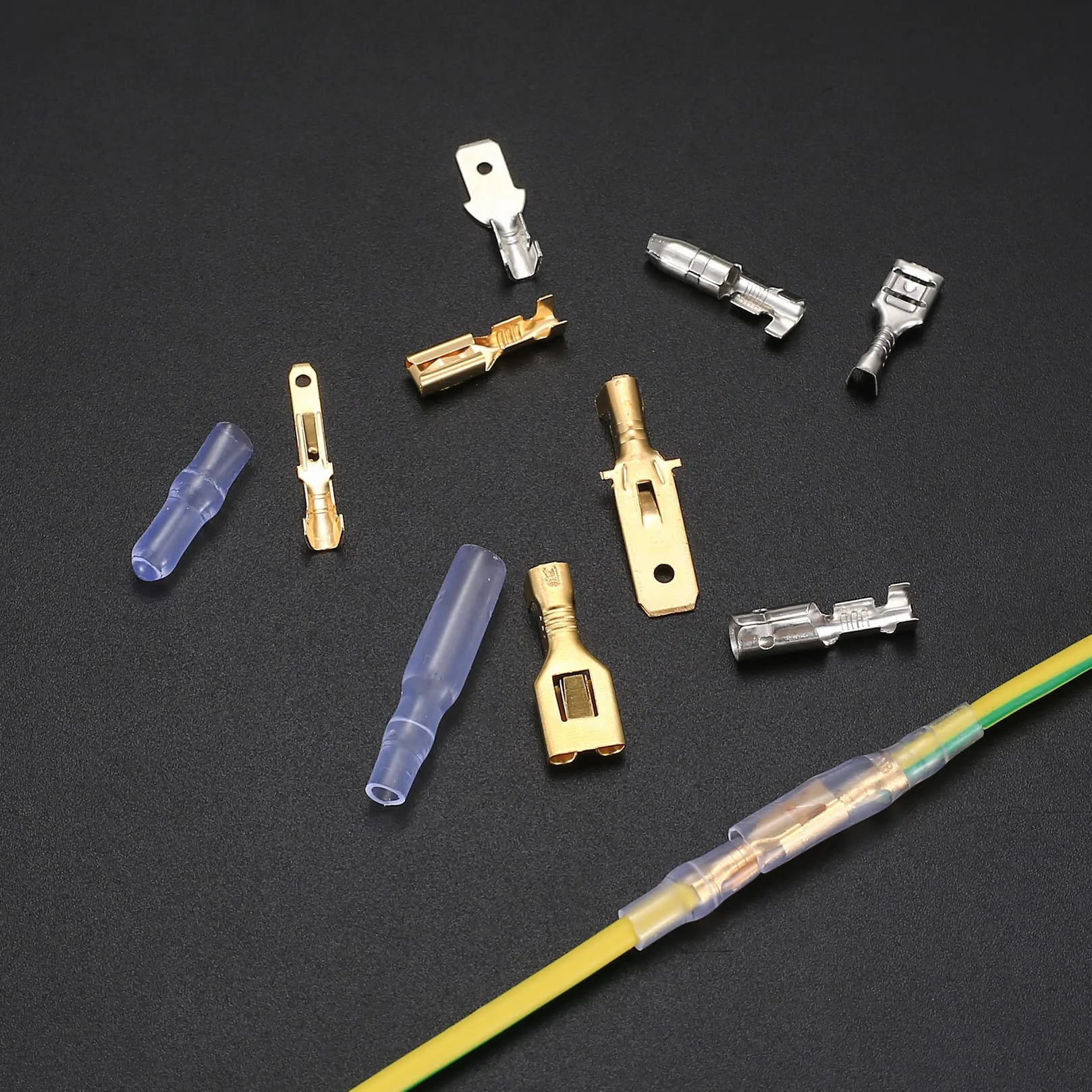 Vwoqiy 150 szt. męskich żeńskich złączy widełkowych, 2,8 mm, 3,2 mm, 4,8 mm, 6,3 mm, bloki zaciskowe drutu, złącza widełkowe z tuleją izolacyjną (dwukolorowe 150)
