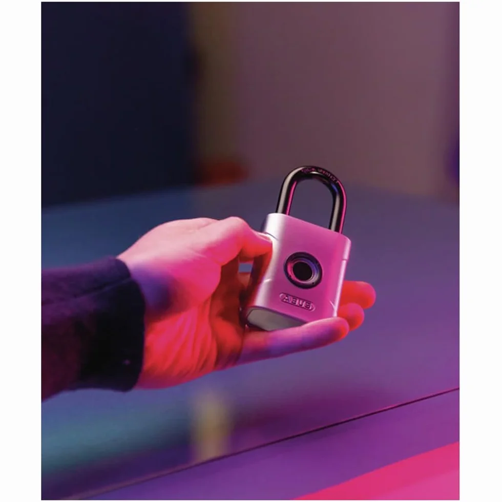 ABUS Touch 57/50 zamek na czytnik linii papilarnych bezkluczykowa, odporna na warunki atmosferyczne k?ódka IP66 i IP68 do si?owni, biura, domu, ogrodu i wielu innych