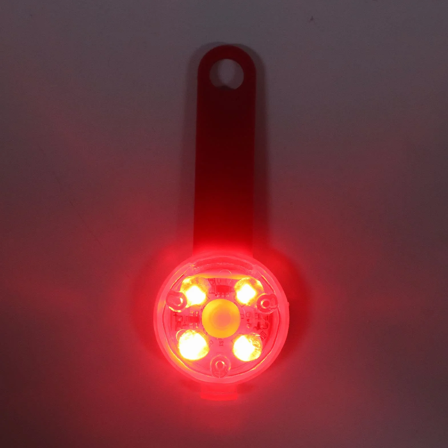 Obroża dla psa, ładowana przez USB Światło bezpieczeństwa dla psa IPX7 Wodoodporna 3 tryby oświetlenia dla psów na nocny spacer, lampa wisząca, Tworzywo sztuczne