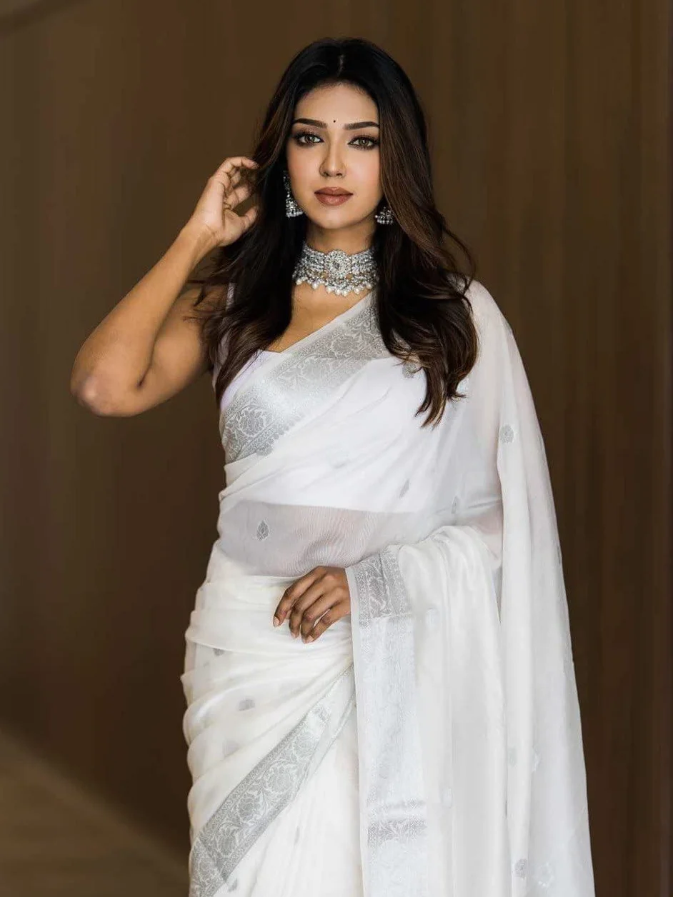 Avantika Fashion Damskie bawełniane lniane sari z bluzką