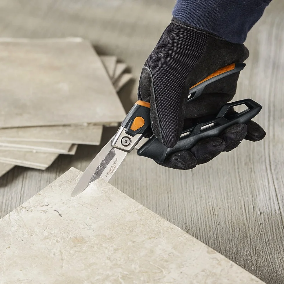 Fiskars Spring Action Softgrip narzędzie nożyce ząbkowane