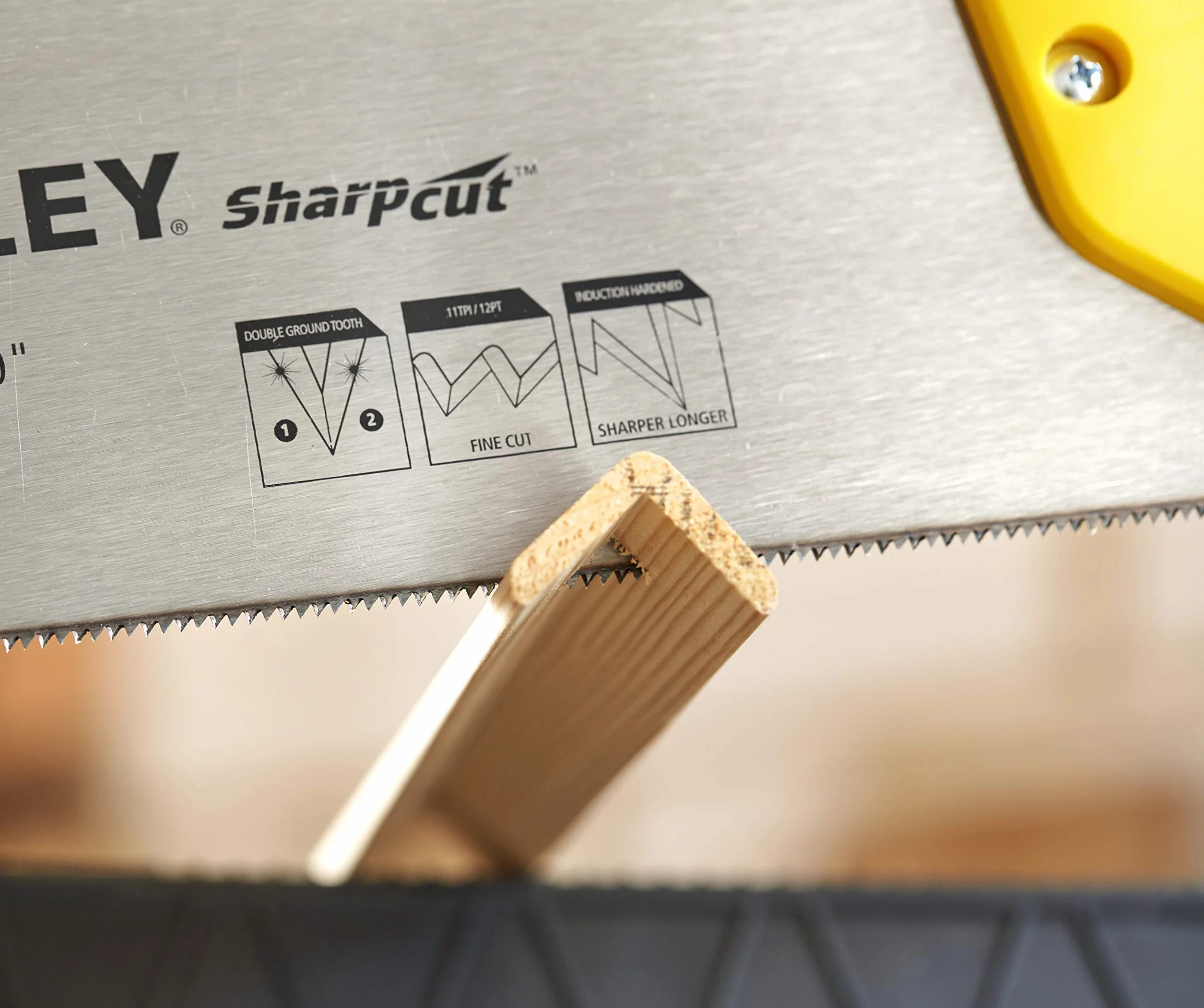 Stanley Piła ręczna Sharpcut (18"/450 mm, lisi ogon z 11 zębami/cal do precyzyjnej pracy, podwójnie szlifowane, hartowane indukcyjnie ząbki) STHT20370-1
