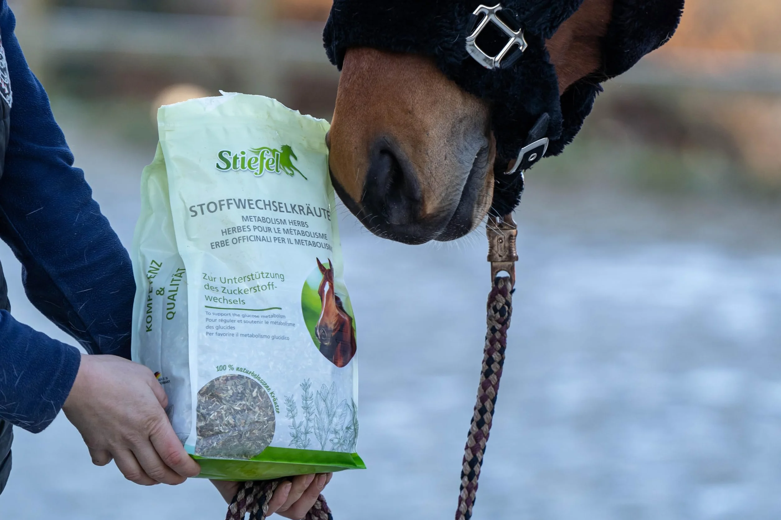 Stiefel Zioła metaboliczne dla koni, 100% naturalna mieszanka ziół, może wspomagać przemianę materii, 1 kg