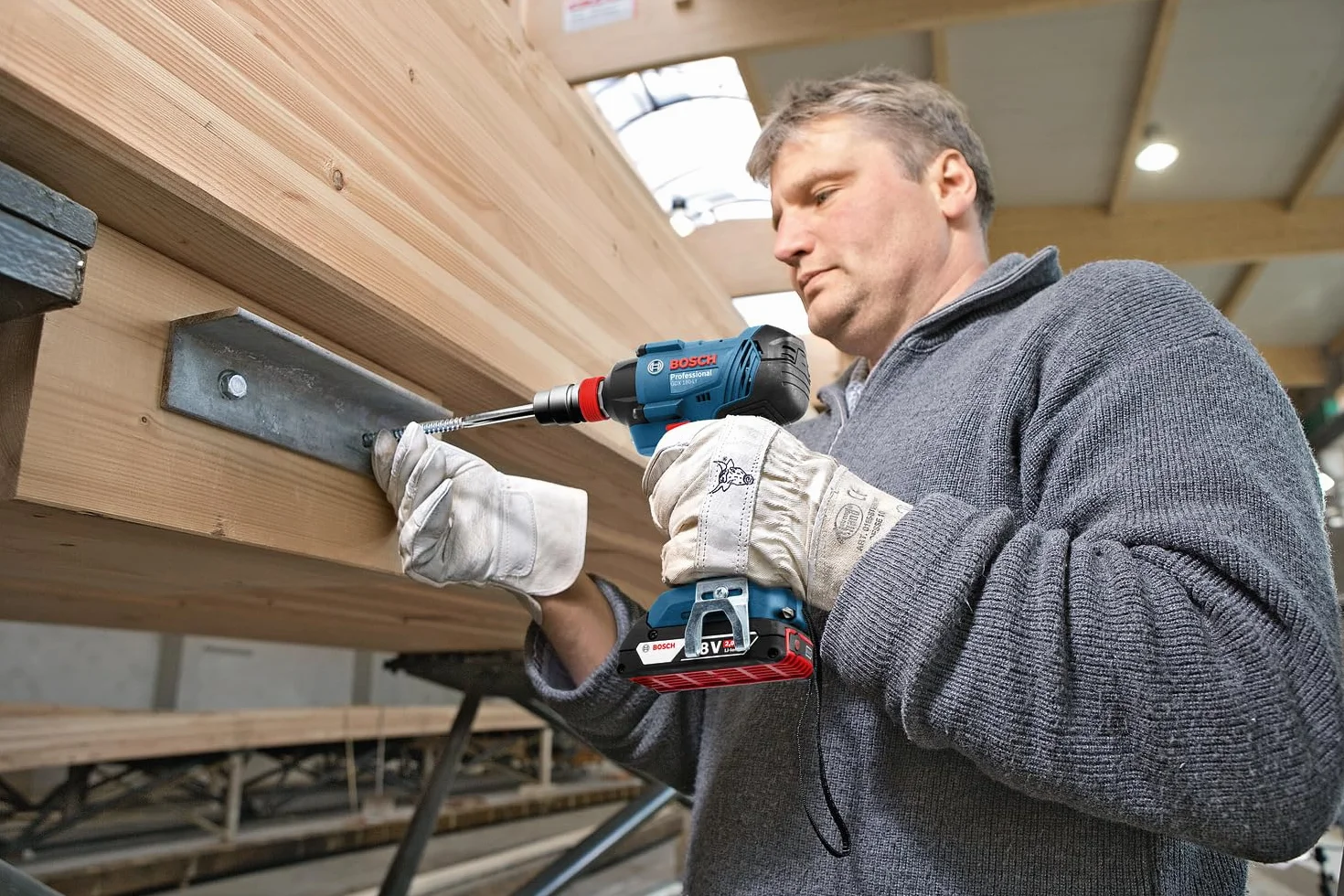 Bosch Professional system 18V: akumulatorowa wkrętarka/klucz udarowy GDX 180-LI (liczba udarów 0-3.600 min-1, prędkość obrotowa bez obciążenia 0-2.800) obr./min