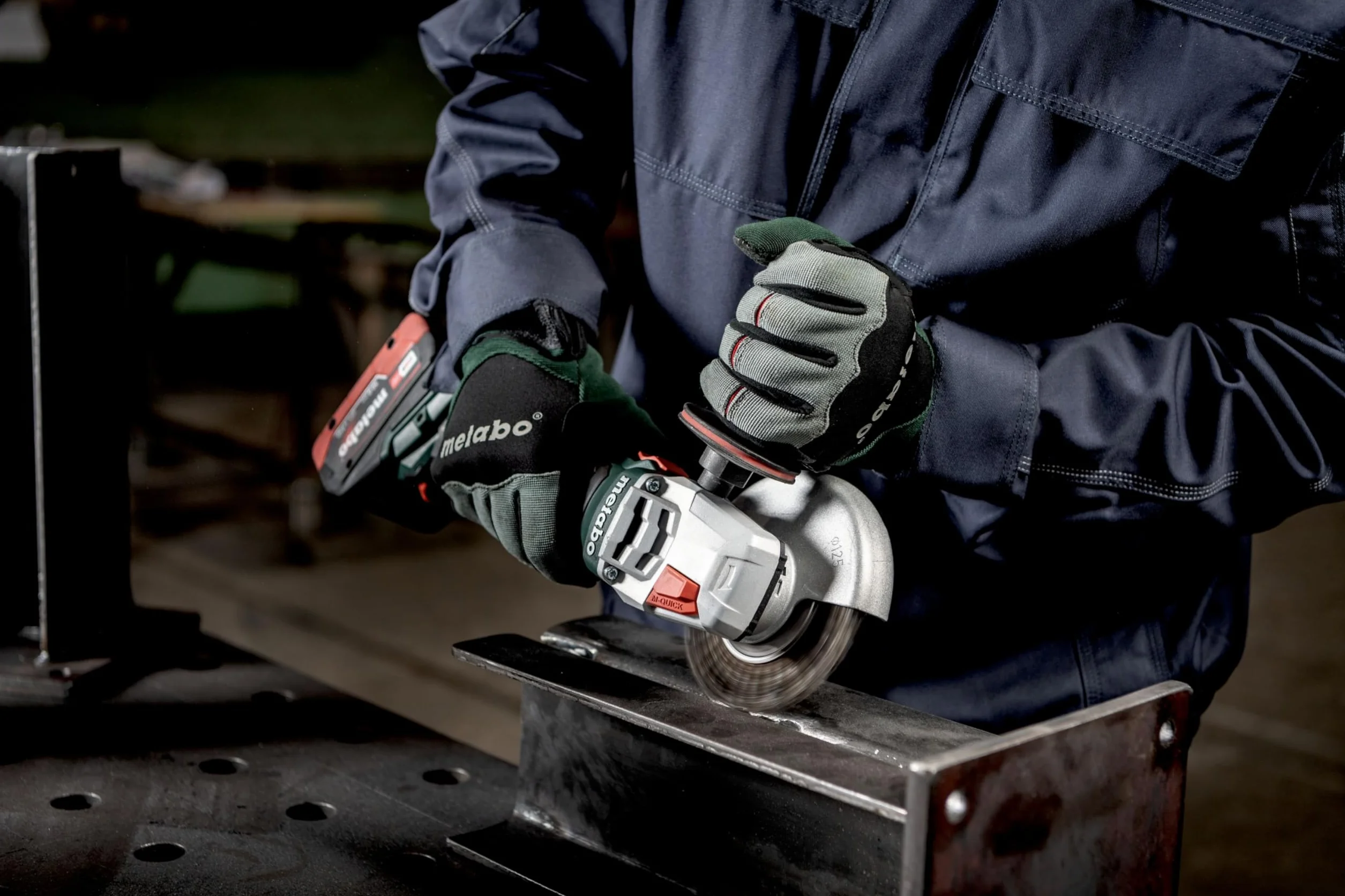 metabo Akumulatorowa szlifierka kątowa WVB 18 LT BL 11-125 Quick – 18 V, średnica tarczy 125 mm – silnik bezszczotkowy, regulacja prędkości obrotowej, nakrętka szybkomocująca, system hamulcowy, osłona