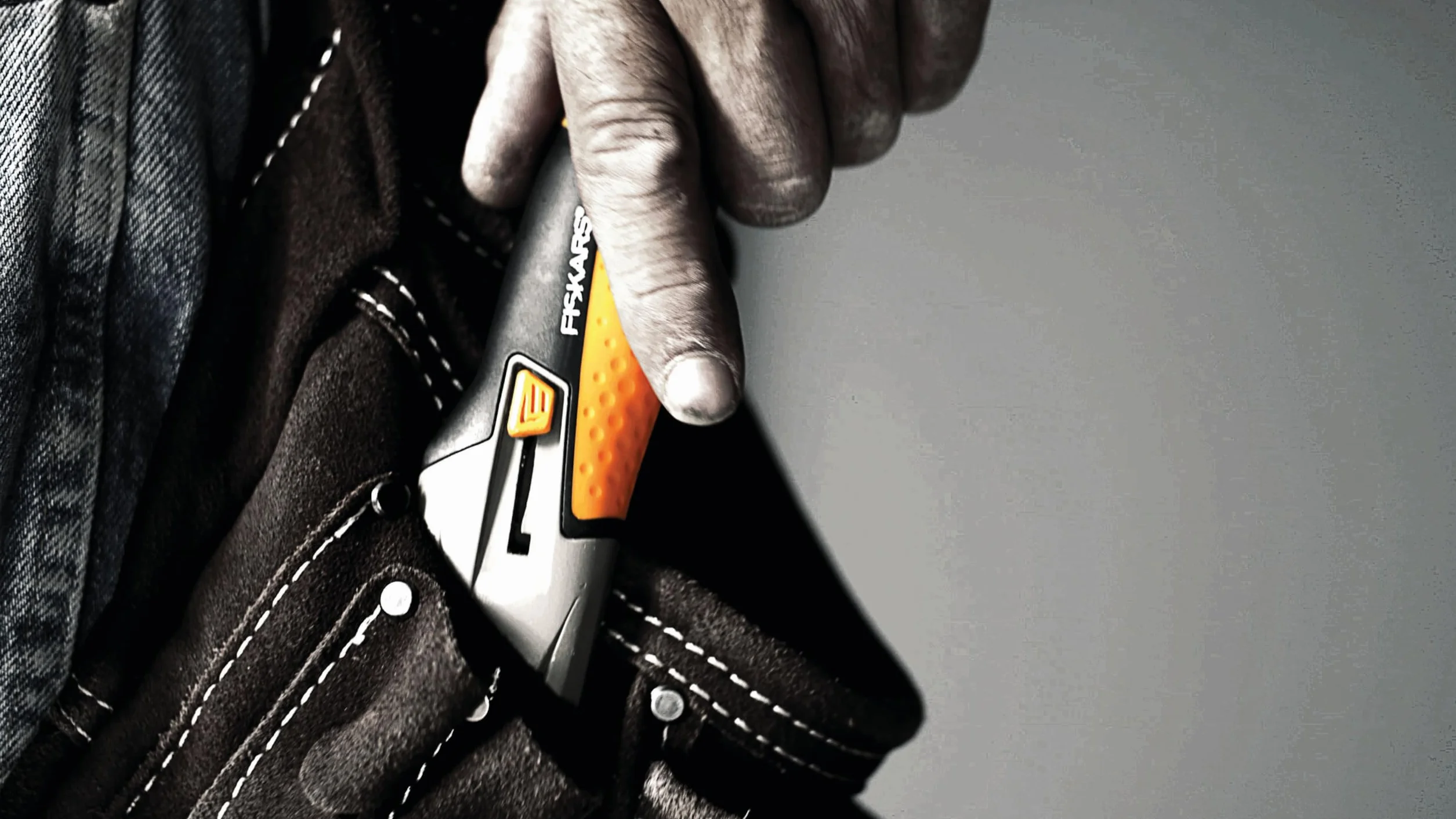 Fiskars Nóż segmentowy 16,5 cm CarbonMax Stal nierdzewna czarny pomarańczowy