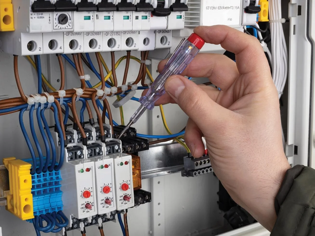 Perel Tester napięcia, tester fazy, szczelinowy tester elektryczny, wkrętak, tester elektryczny, wskazanie za pomocą neonówki, 120-250 V, przezroczysty, stal chromowo-wanadowa (CrV)