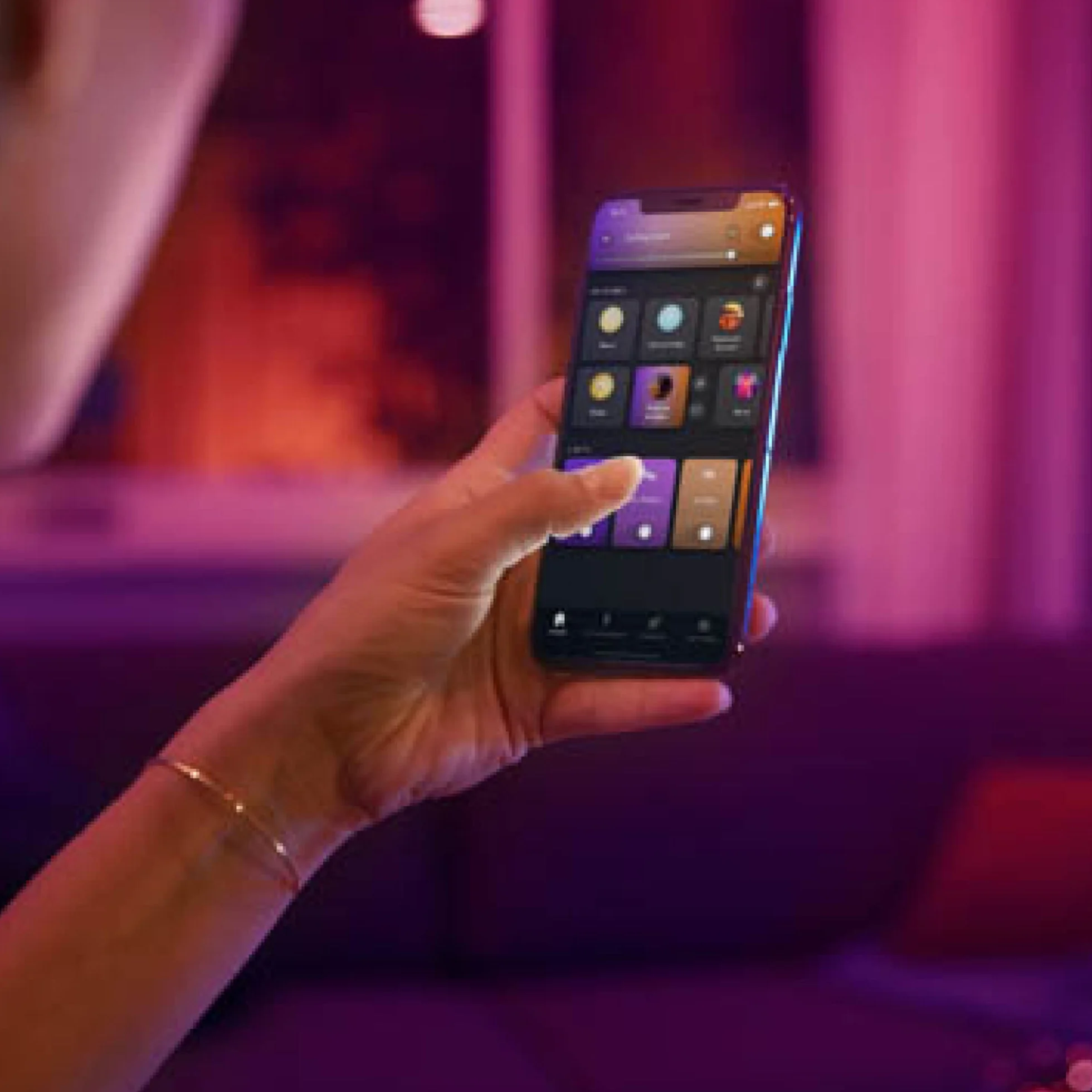 Philips Hue Bloom White and color ambiance Lampa stołowa LED, czarna, 16 mln kolorów, możliwość przyciemniania, sterowanie aplikacją