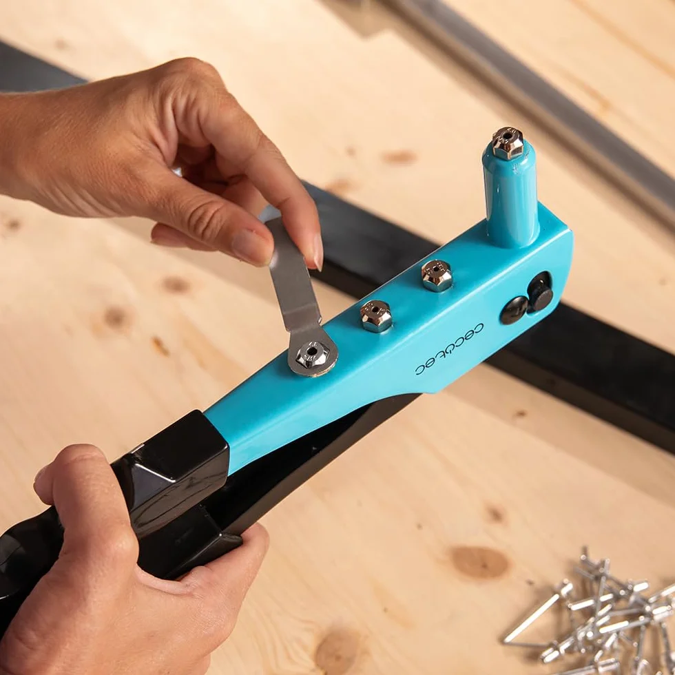 Cecotec Nitownica ręczna FixerForce, w zestawie 4 dysze o różnych rozmiarach (2,4, 3,2, 4, 4,8 mm) i 4 wiertła, 400 nitów w zestawie, klucz nastawny w zestawie