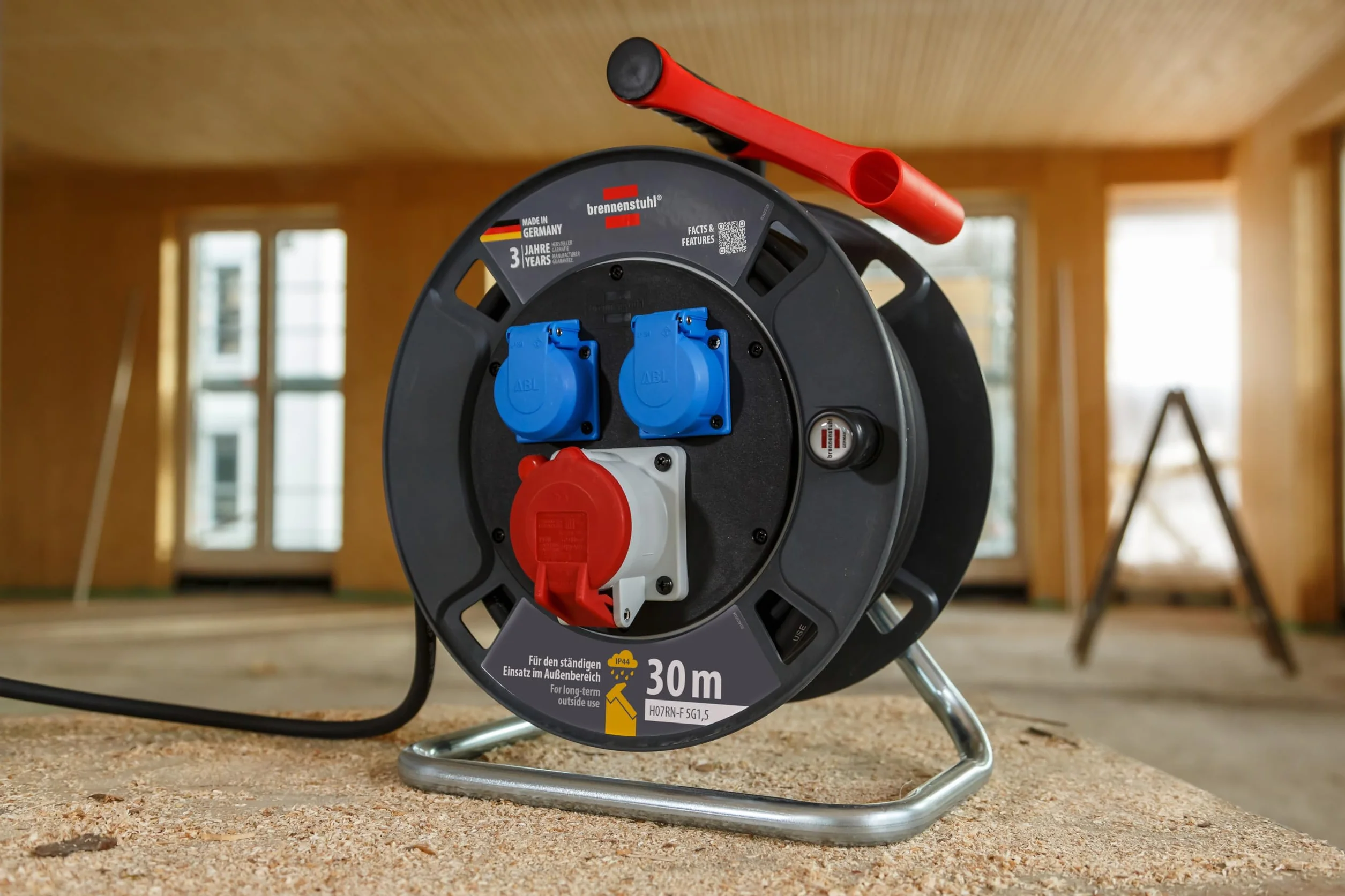 Brennenstuhl Garant CEE 1 V2 IP44 bęben kablowy (CEE z kablem 30 m w kolorze czarnym, Made in Germany, do użytku na zewnątrz IP44)