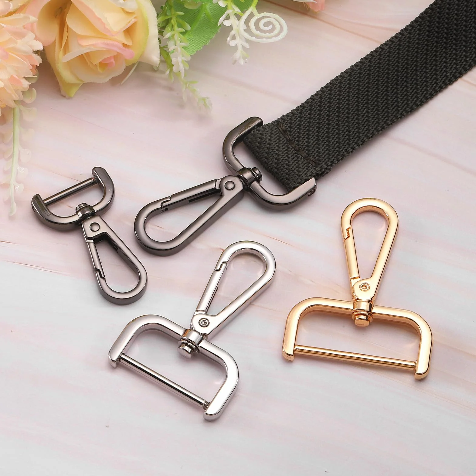 QUARKZMAN 4 szt. Obrotowe haczyki z karabińczykiem, 38 mm (1 cal) D-ring odpinany metalowy haczyk zatrzaskowy ze śrubokrętem do tworzenia toreb na klucze, czarny