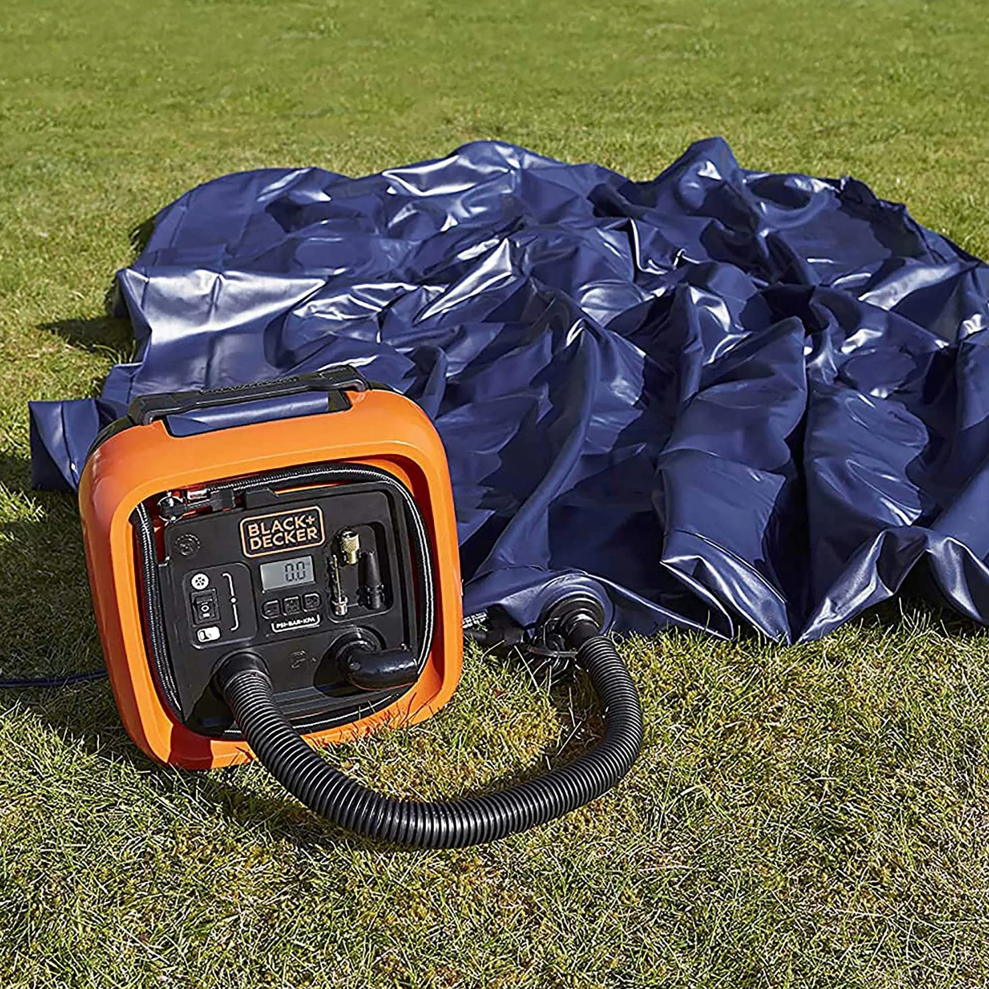 Black & Decker, Kompresor-sprężarka, zasilanie poprzez złącze 12V, 11 Bar, ASI400-XJ