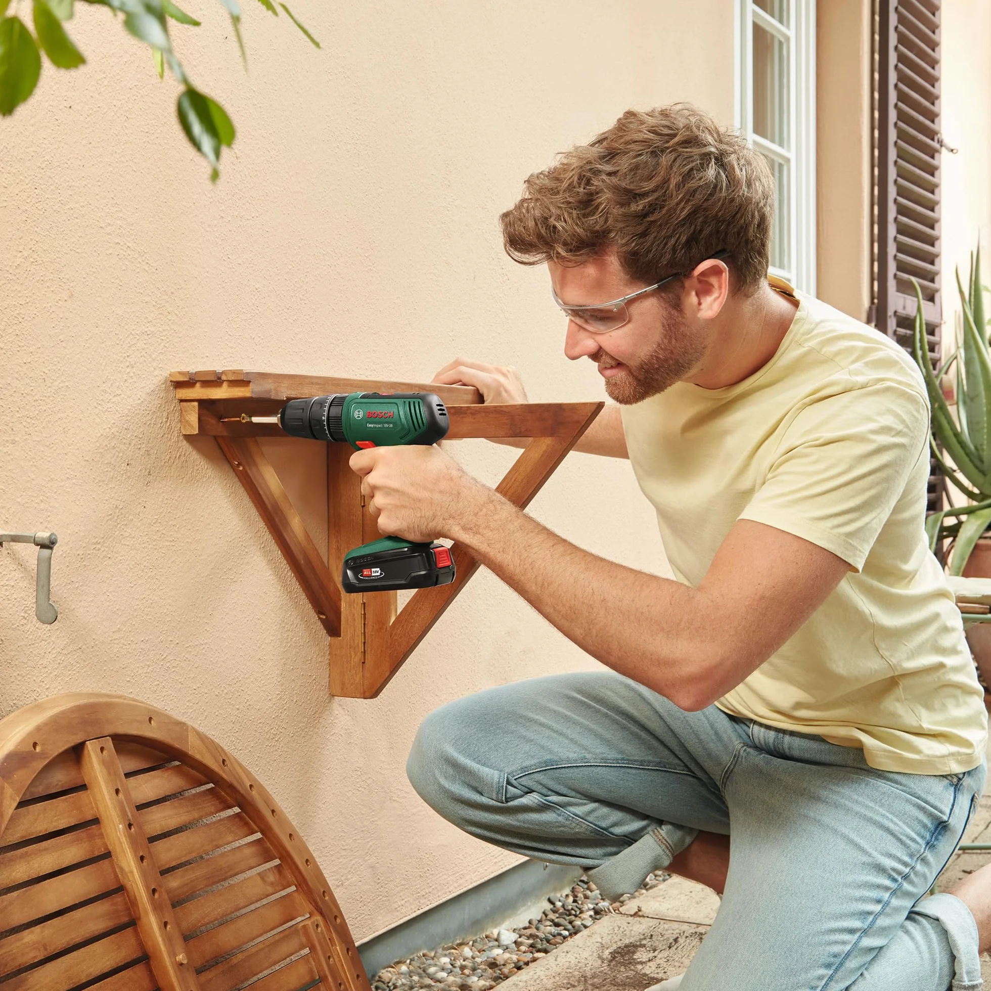 Bosch Wiertarka akumulatorowa EasyDrill 18V-38 (1 akumulator 2,5 Ah; system 18V; walizka)