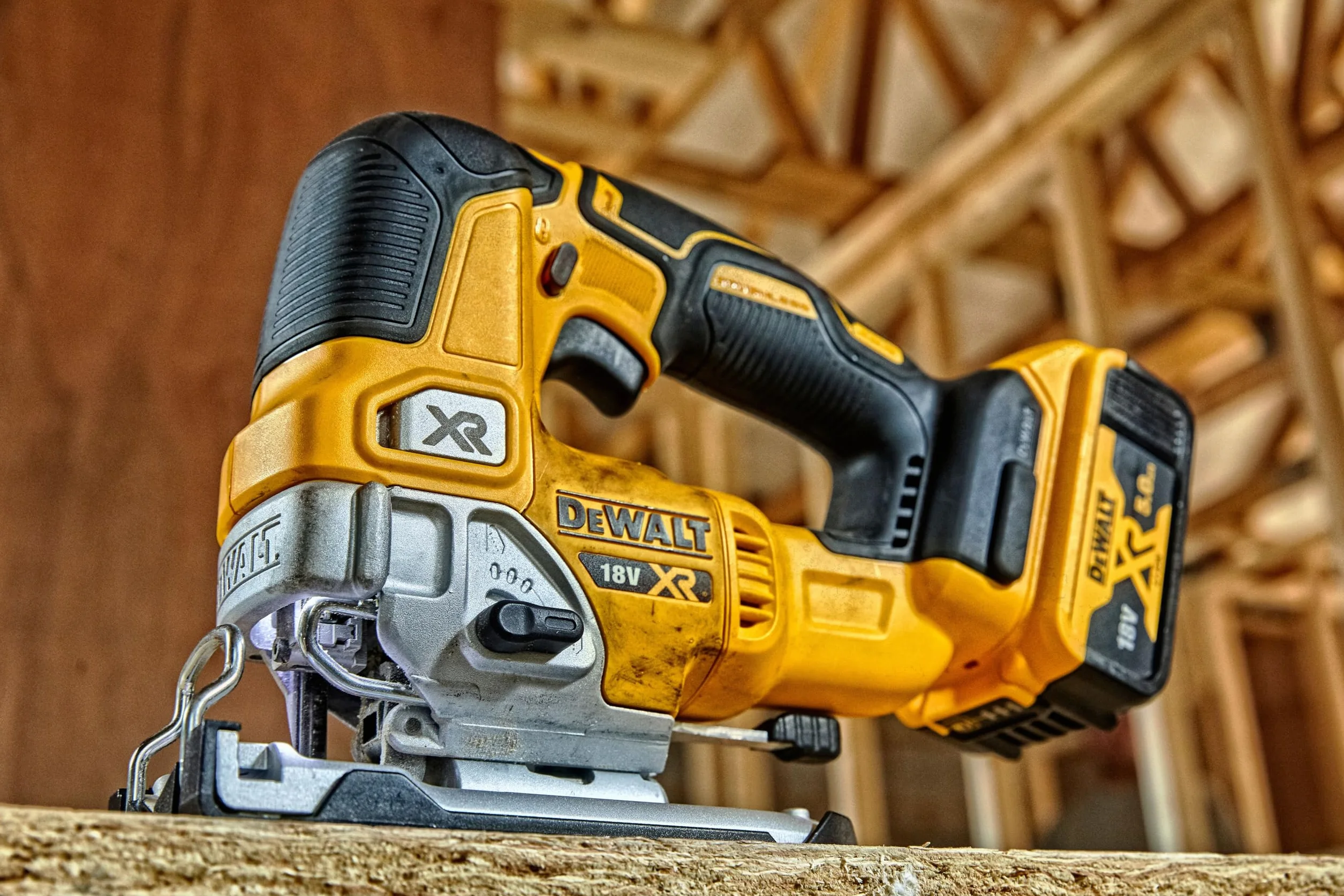 Dewalt Wyrzynarka Akumulatorowa, Żółty, 135 mm