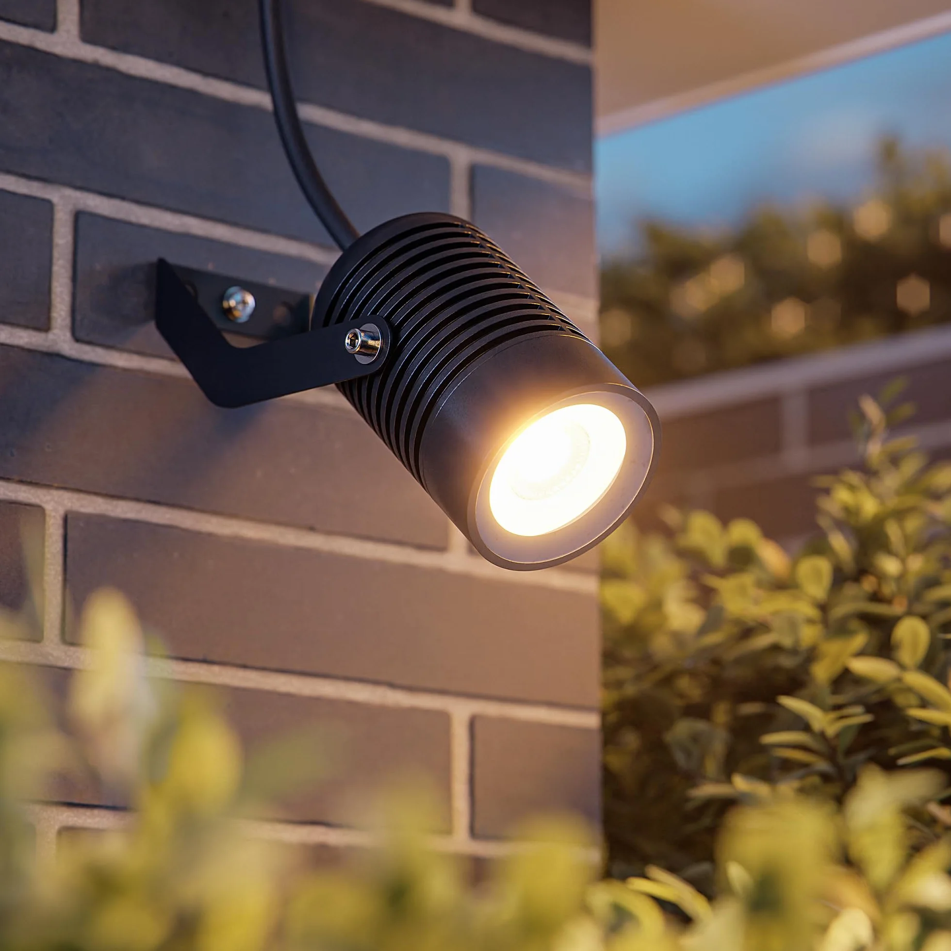 ledscom.de Reflektor ogrodowy SHINGA do zastosowań zewnętrznych, IP65, wtyczka, czarny, 1x GU10 maks. 15W