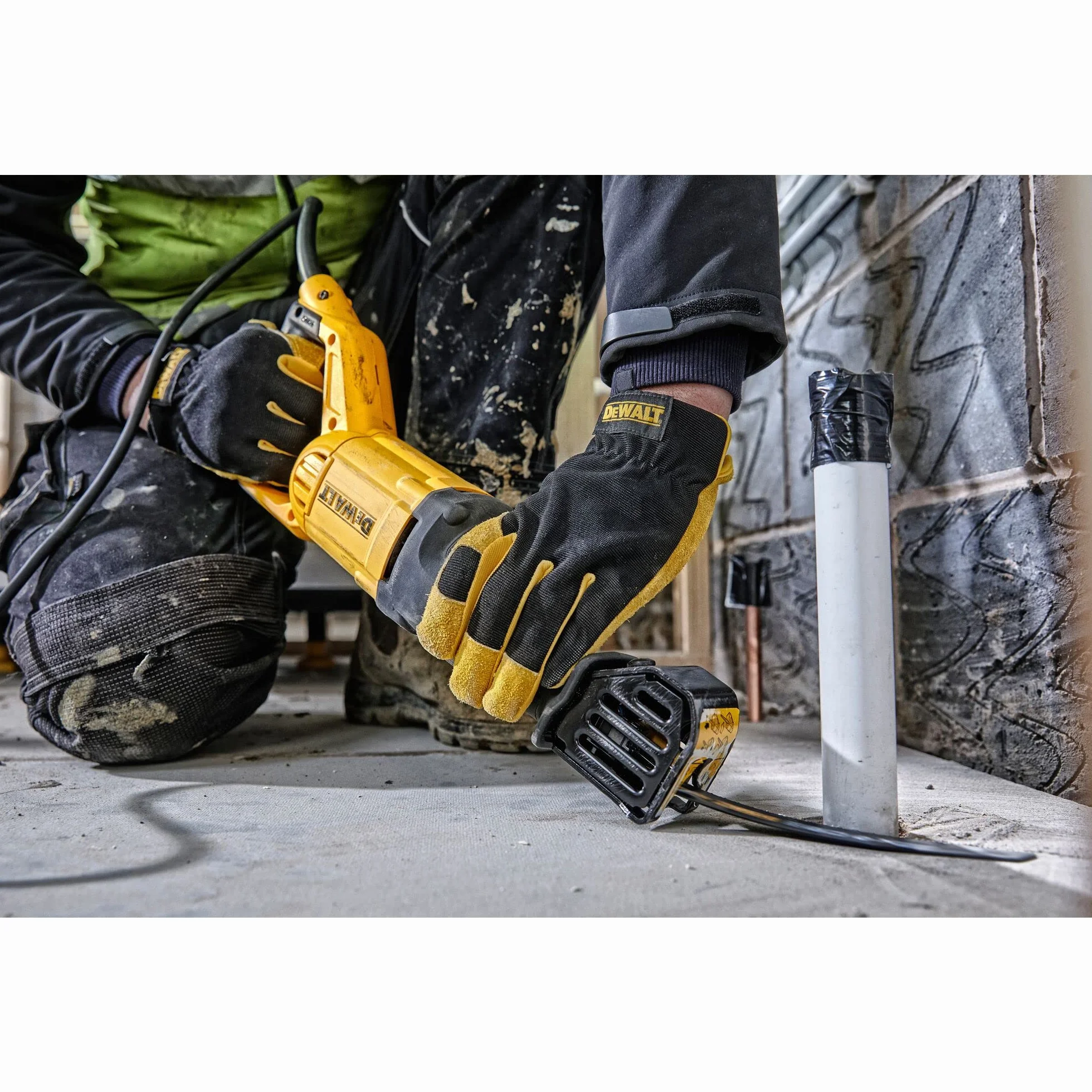 DEWALT Piła szablasta 1100 W (długość skoku 29 mm, maks. wydajność cięcia (drewno) 280 mm, w zestawie walizka transportowa), DWE305PK