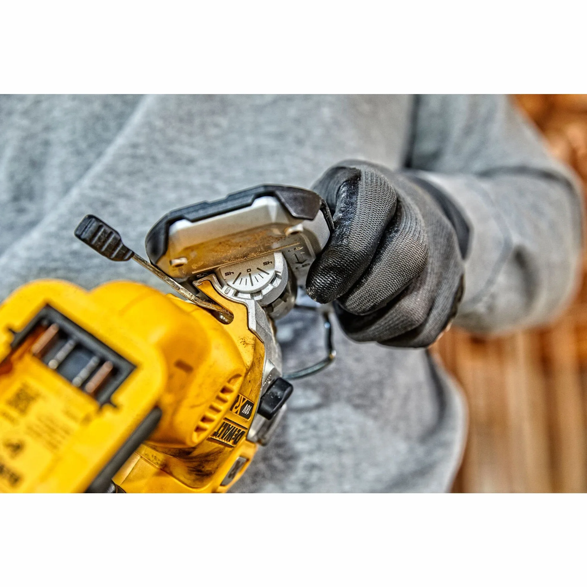 Dewalt Wyrzynarka Akumulatorowa, Żółty, 135 mm