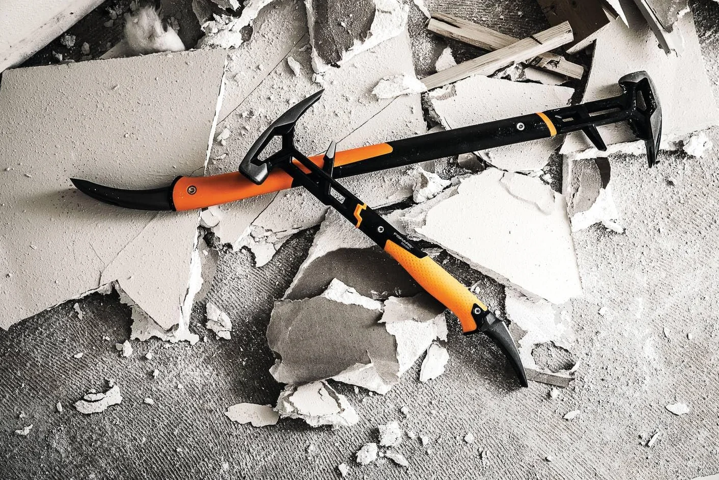 Fiskars Narzędzie do wyburzania IsoCore M, Długość: 46,2 cm, Waga: 1,38 kg, Czarny/ pomarańczowy, 1027220