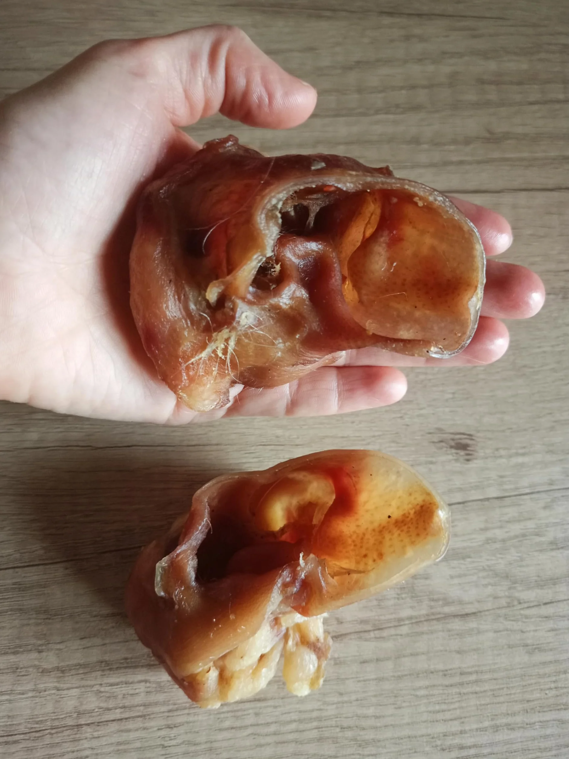 Suszone Ucho Wieprzowe Wewnętrzne dla Psów 1 kg Naturalny Przysmak Polska produkcja