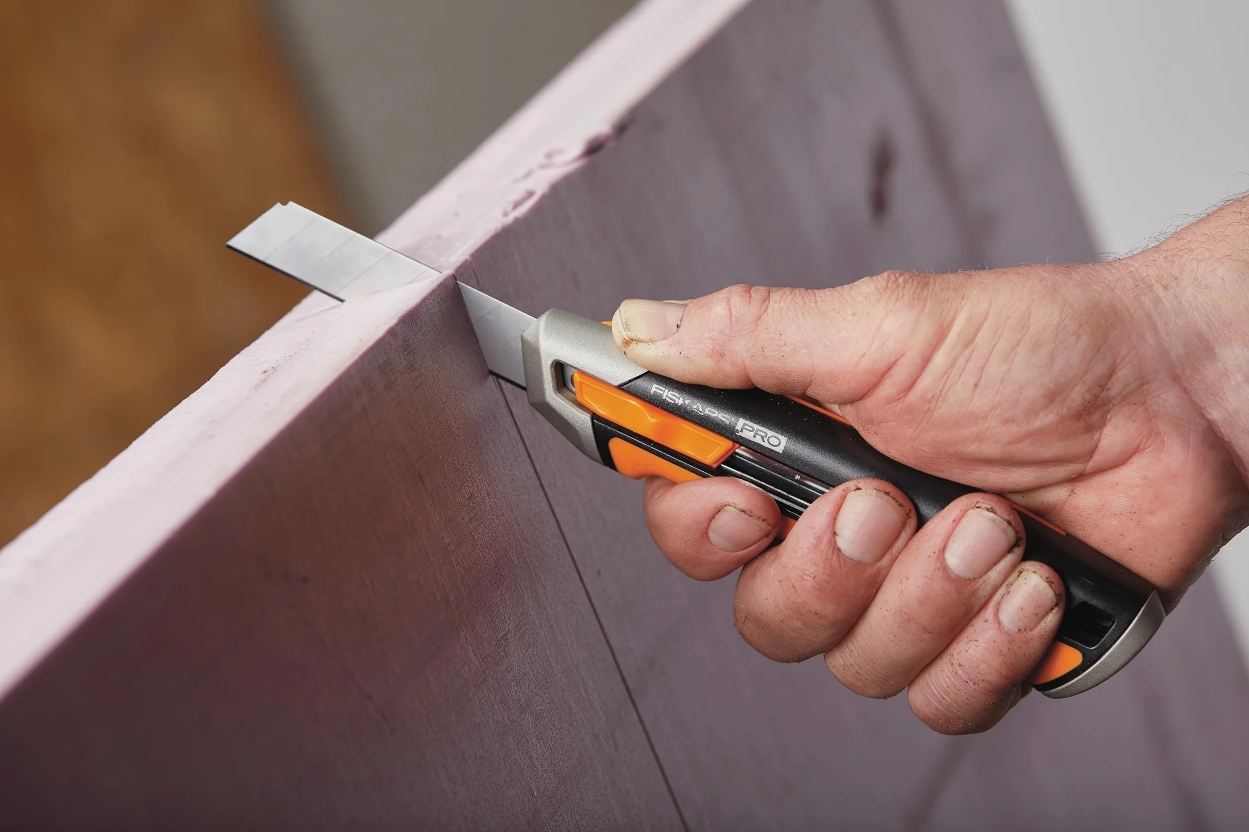 Fiskars Nóż segmentowy 16,5 cm CarbonMax Stal nierdzewna czarny pomarańczowy