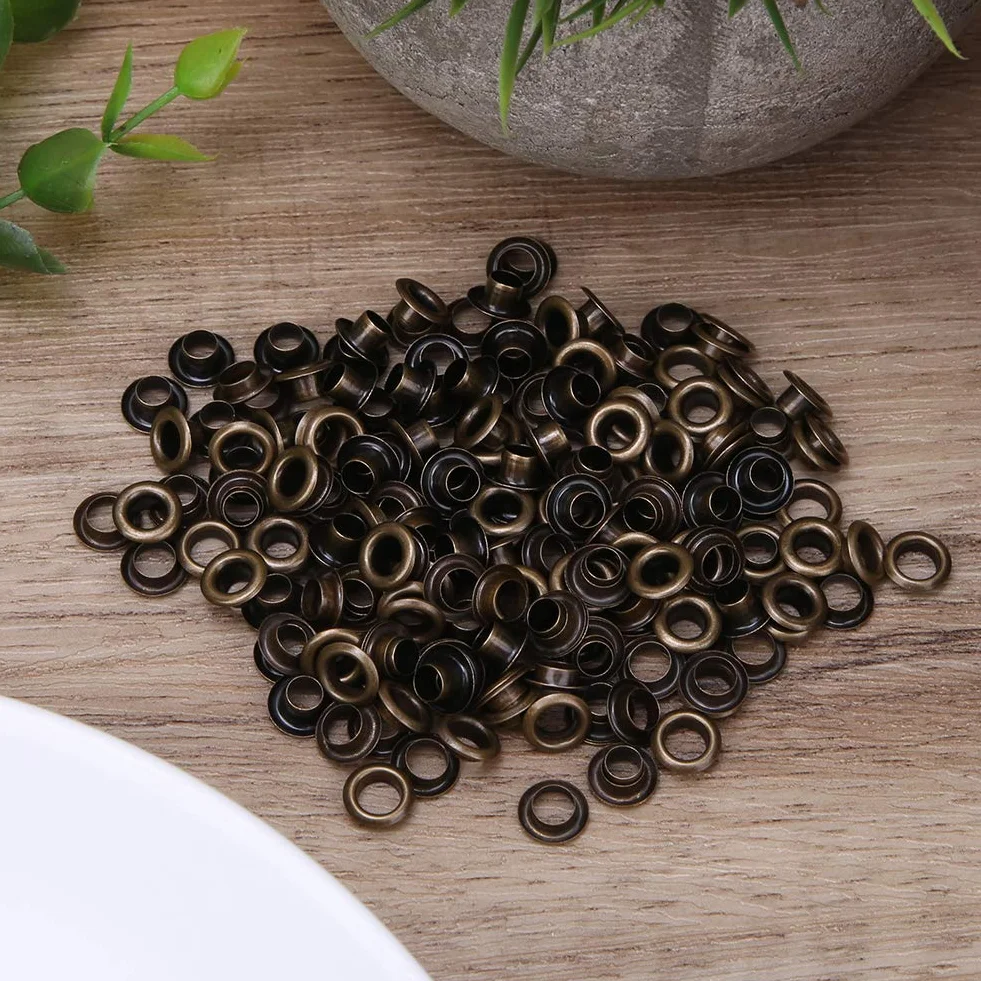 Zestaw 100 Przelotek Oczka 4mm z Uszczelkami, Dwustronne Oczka do Skóry, Ubrań, Toreb, Pasków, Brązowe, 100 Sztuk