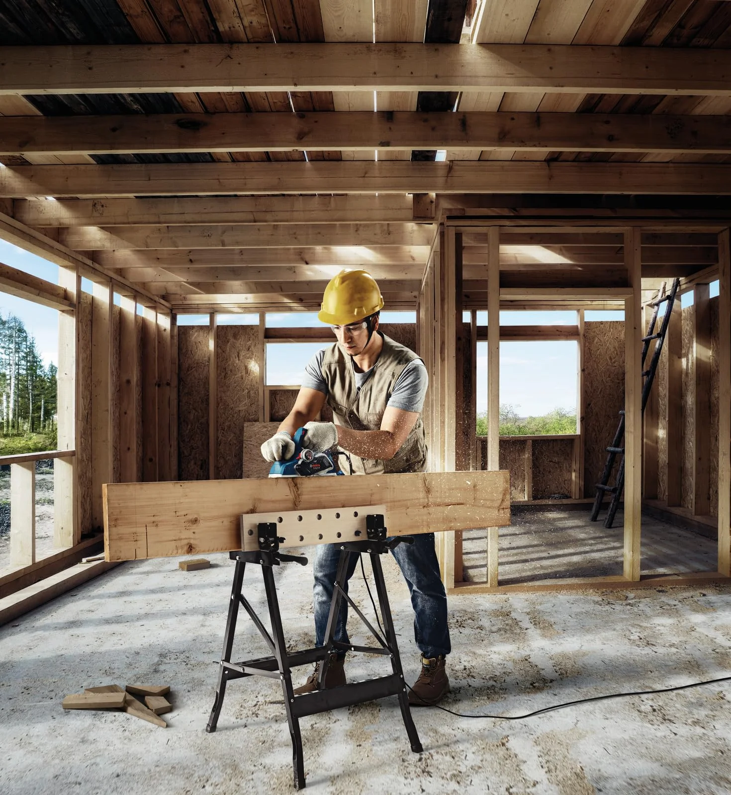 Bosch Professional Przenośny strug GHO 20-82 (moc 700 W, możliwość obsługi prawą i lewą ręką, klucz montażowy, prowadnica równoległa, worek na pył)