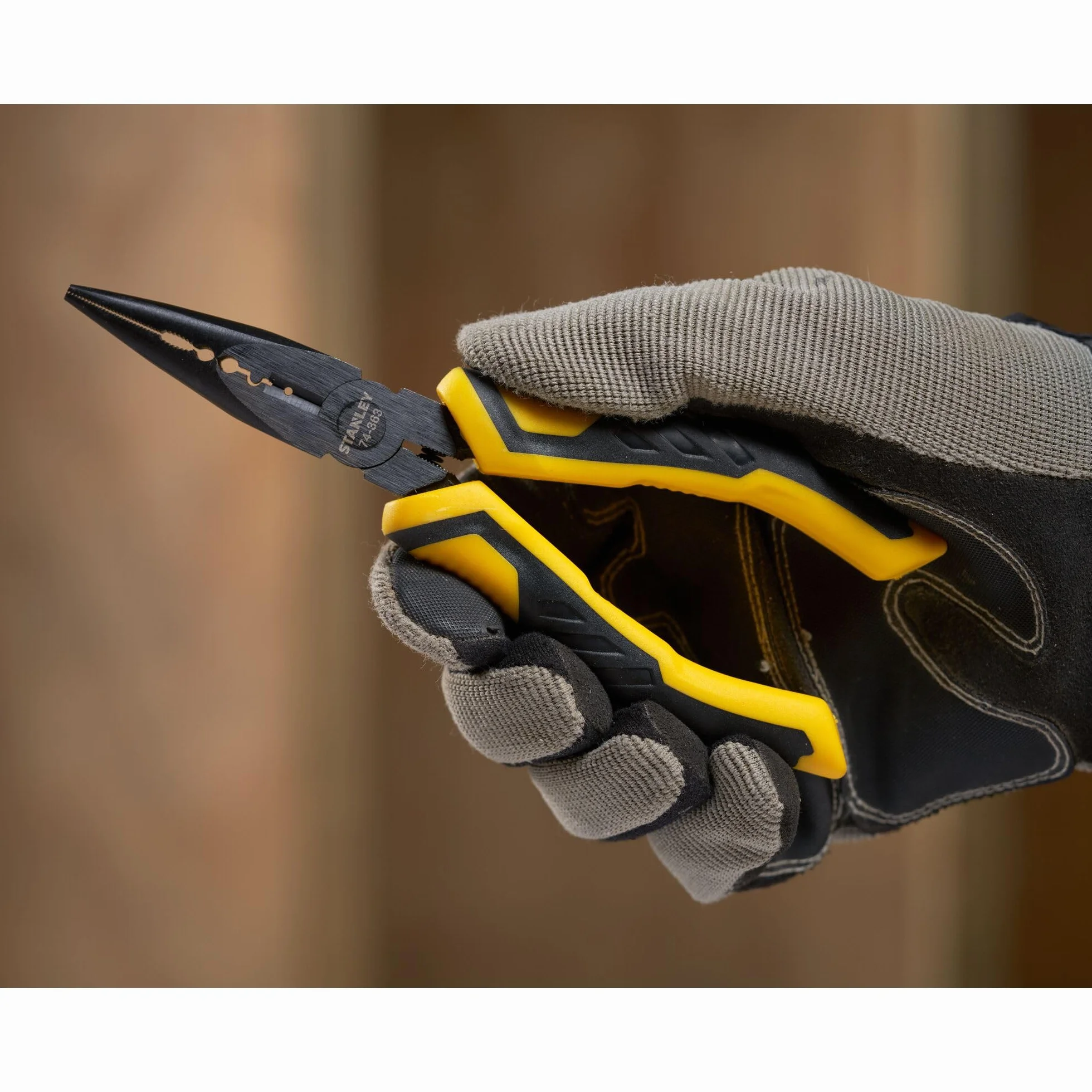 STANLEY Solidny Szczypce control grip boca długa 200mm dla profesjonalistów i majsterkowiczów do codziennego użytku 200mm