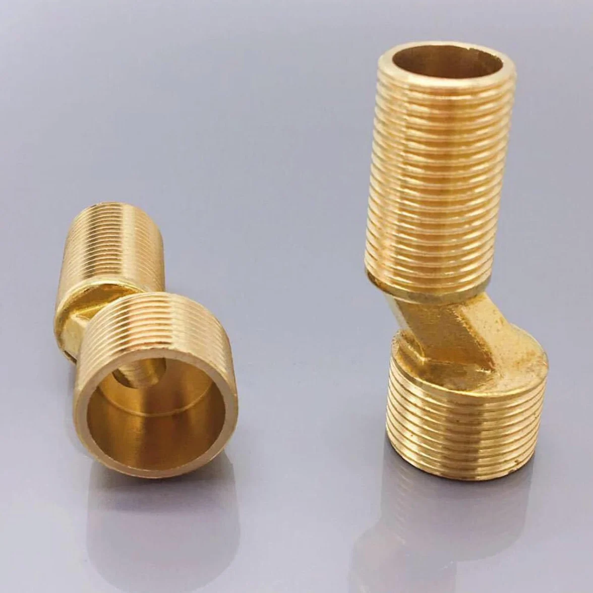 Alnicov Dwupak mosiężnych adapterów do baterii prysznicowej 3/4" do 1/2" typu S z 9-milimetrowym regulowanym obrotowym ramieniem przedłużającym do baterii umywalkowych w łazience