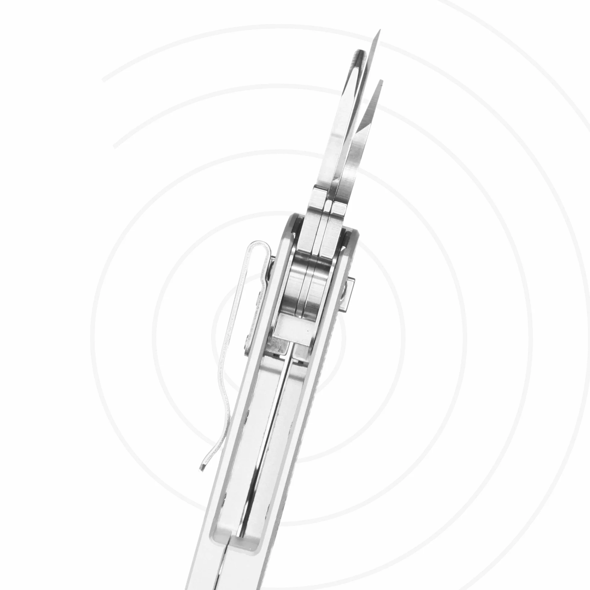 Leatherman Free K4x Multi-Tool – 9 w 1 z Ostrzem Kombinowanym i Nożyczkami, Magnetyczne Otwieranie, Zdejmowany Klips - Srebrny