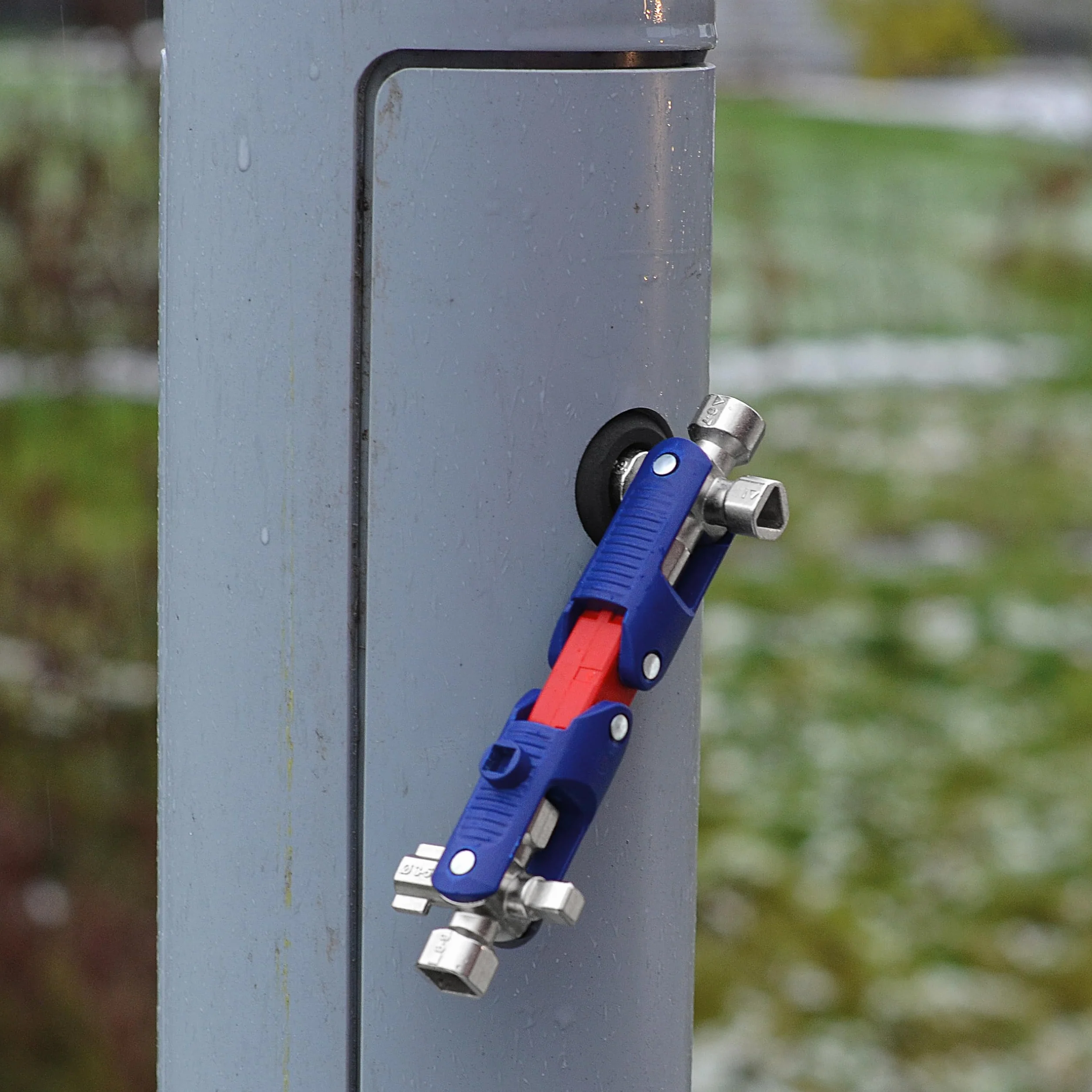 KNIPEX Klucz uniwersalny JointKey Quadro do wszystkich standardowych systemów odcinających 63 mm, 00 11 06 V04