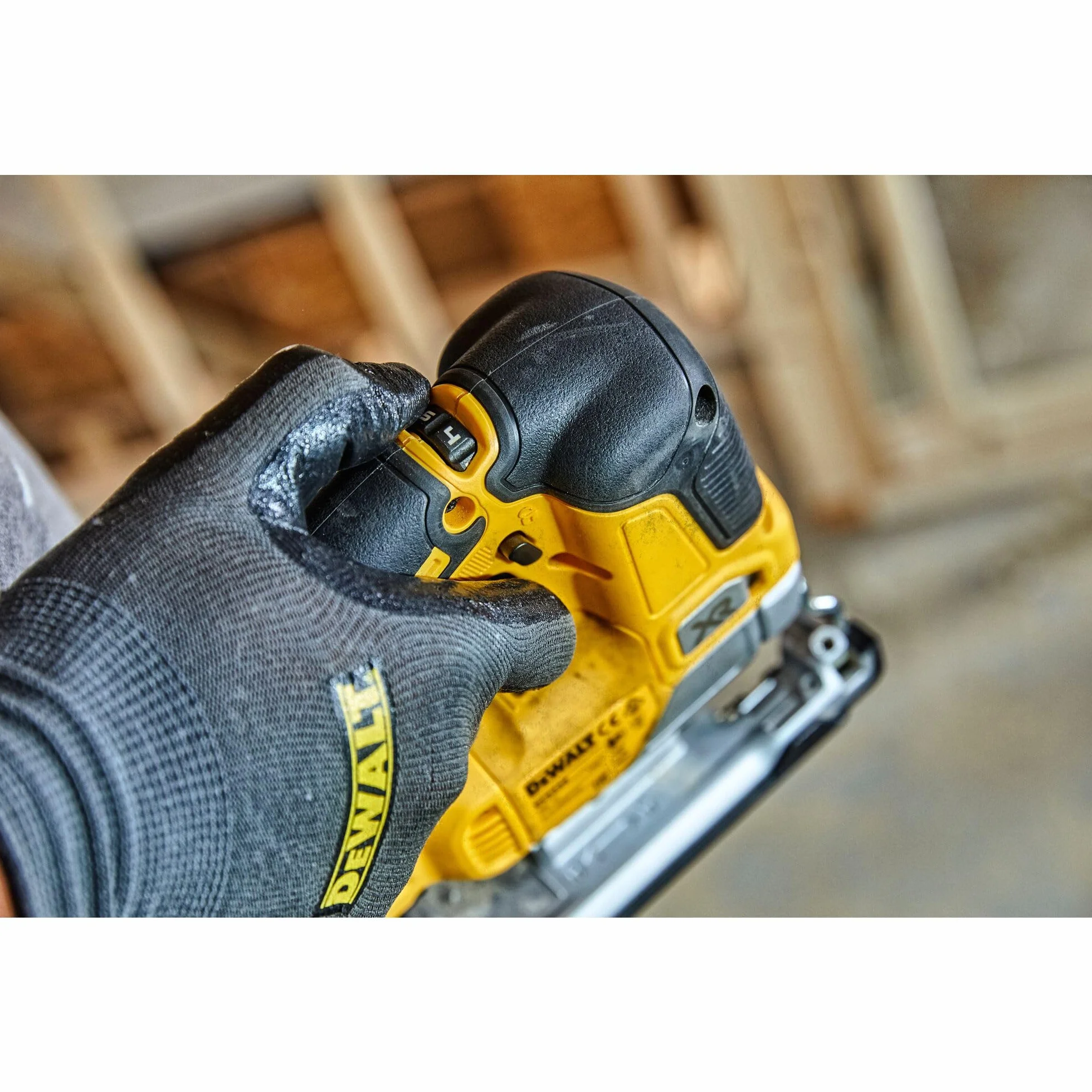 Dewalt Wyrzynarka Akumulatorowa, Żółty, 135 mm